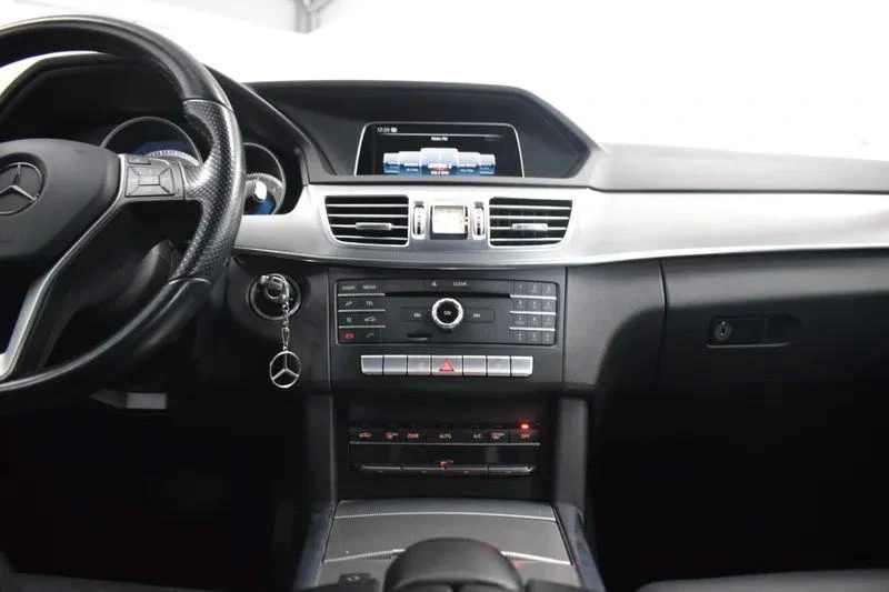 Mercedes-Benz E 300 Bluetec Hybrid Avantgarde 33