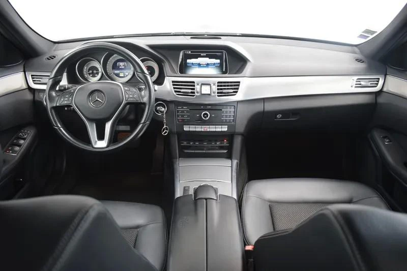 Mercedes-Benz E 300 Bluetec Hybrid Avantgarde 48