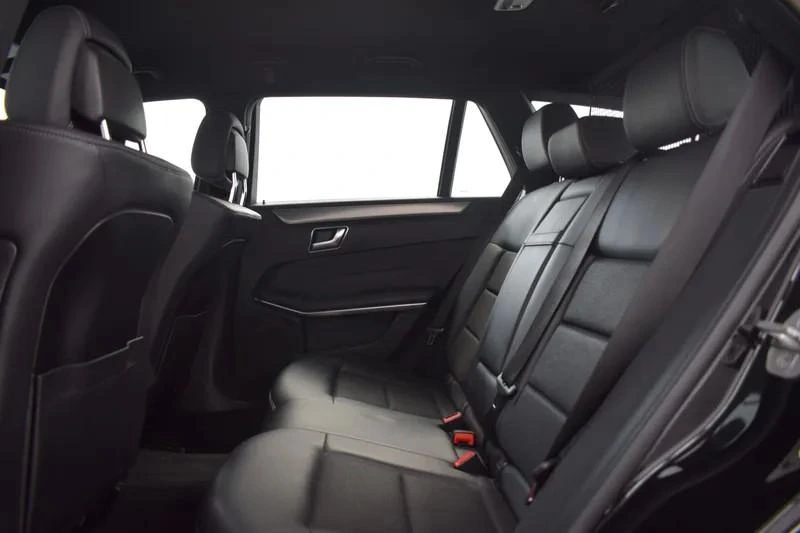 Mercedes-Benz E 300 Bluetec Hybrid Avantgarde 52