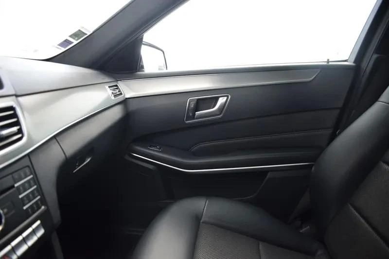 Mercedes-Benz E 300 Bluetec Hybrid Avantgarde 56