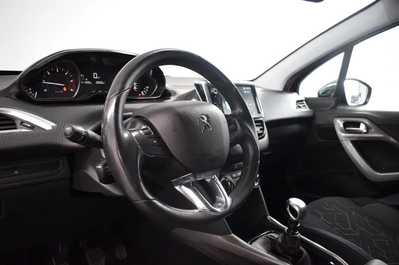 Peugeot 2008 1.5 BlueHDi Style 16