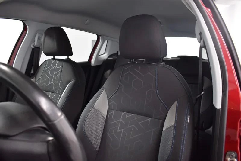 Peugeot 2008 1.5 BlueHDi Style 18