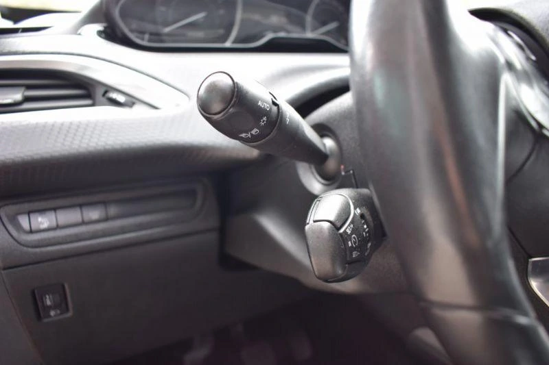 Peugeot 2008 1.5 BlueHDi Style 23