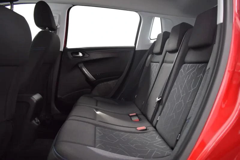 Peugeot 2008 1.5 BlueHDi Style 48