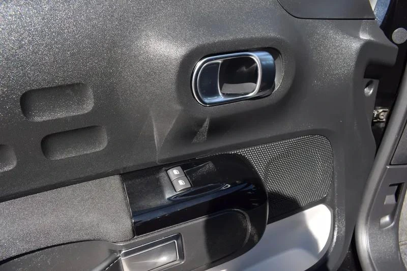 Citroen C3 1.2 PureTech Shine EAT6 18