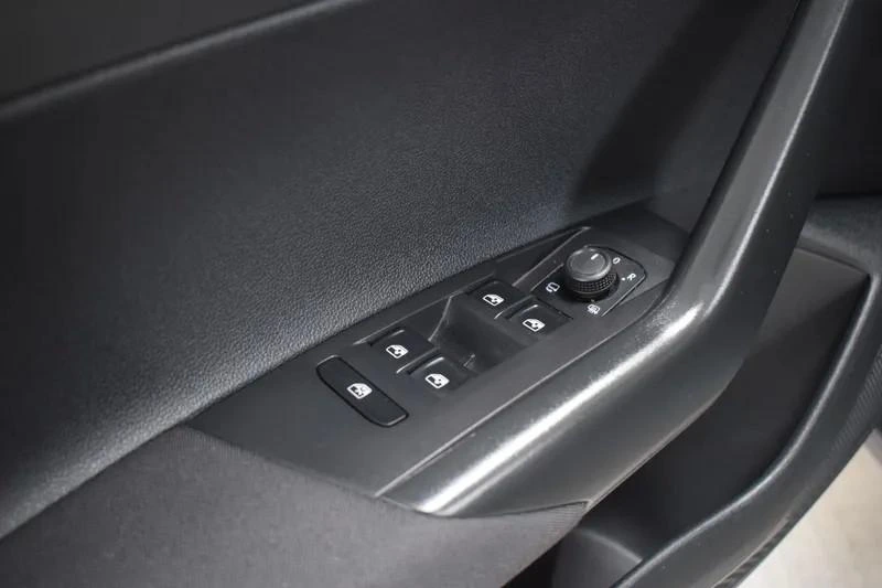 Volkswagen Polo 1.0 TSI Life 15