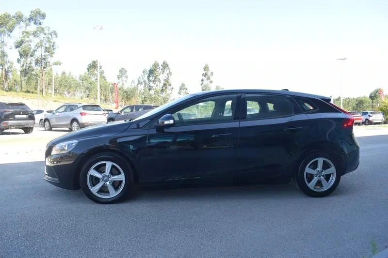 Volvo V40 2.0 D2 Momentum 4