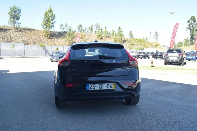 Volvo V40 2.0 D2 Momentum 6