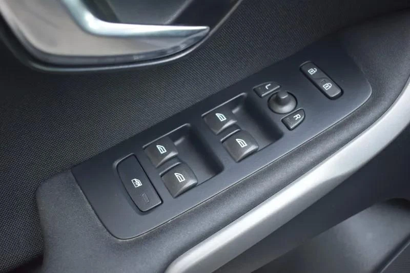 Volvo V40 2.0 D2 Momentum 17