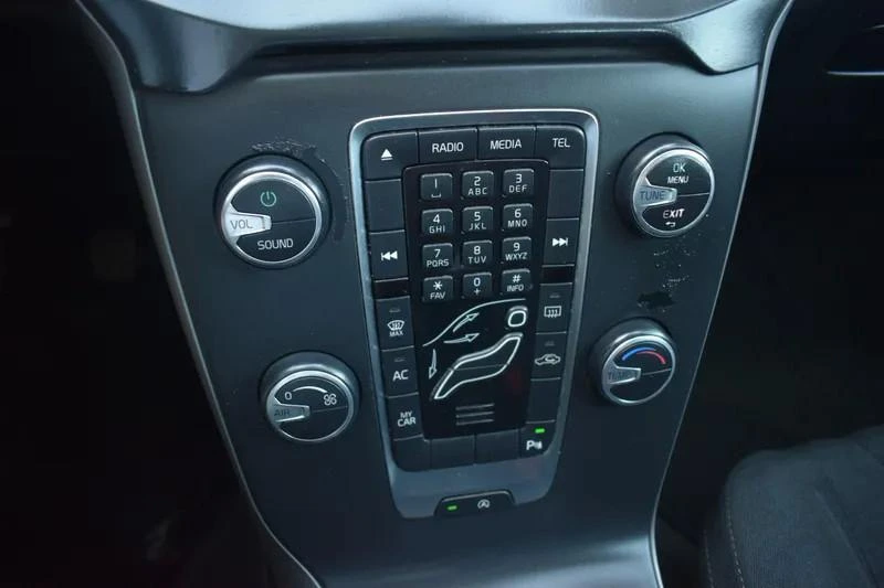 Volvo V40 2.0 D2 Momentum 28