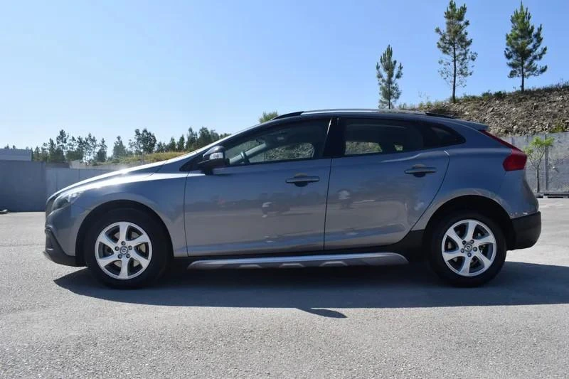 Volvo V40 Cross Country Outro 4