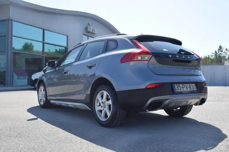 Volvo V40 Cross Country Outro 5