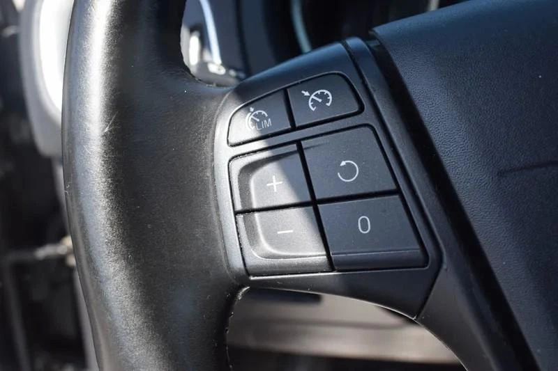 Volvo V40 Cross Country Outro 16