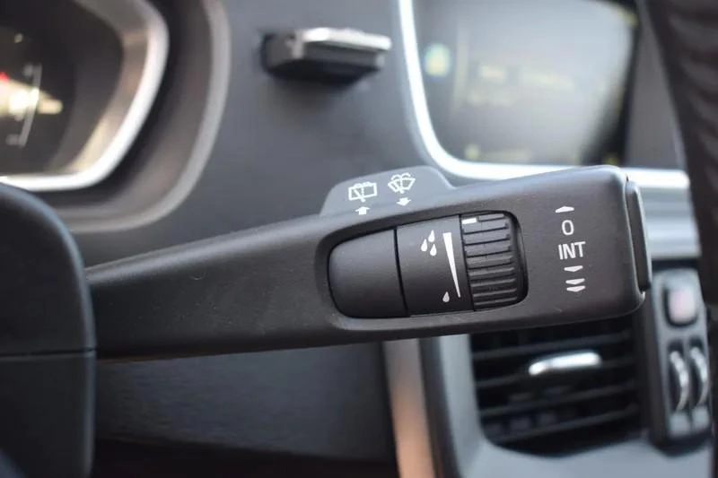 Volvo V40 Cross Country Outro 19