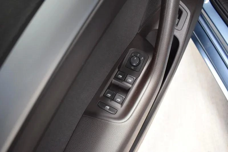 Volkswagen Passat Variant 2.0 TDi Confortline 11