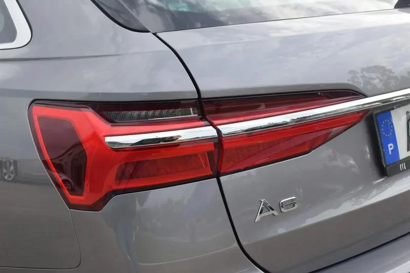 Audi A6 Avant 40 TDI S tronic 12