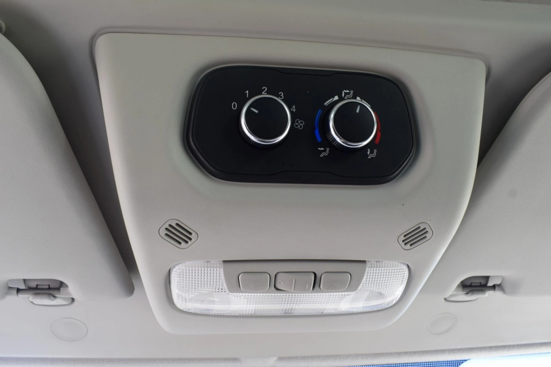 Ford Transit 330 L3 2.0 TDCi H2 Trend 37