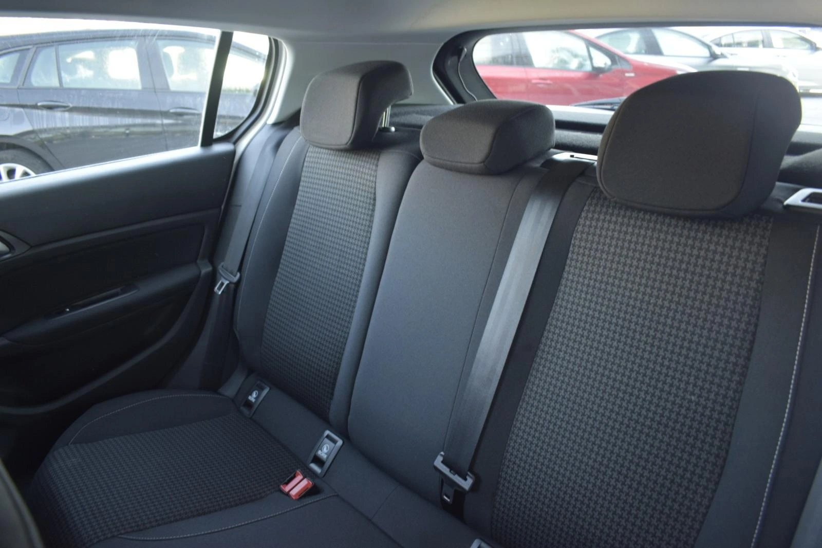 Peugeot 308 1.5 BlueHDi Business Line 12