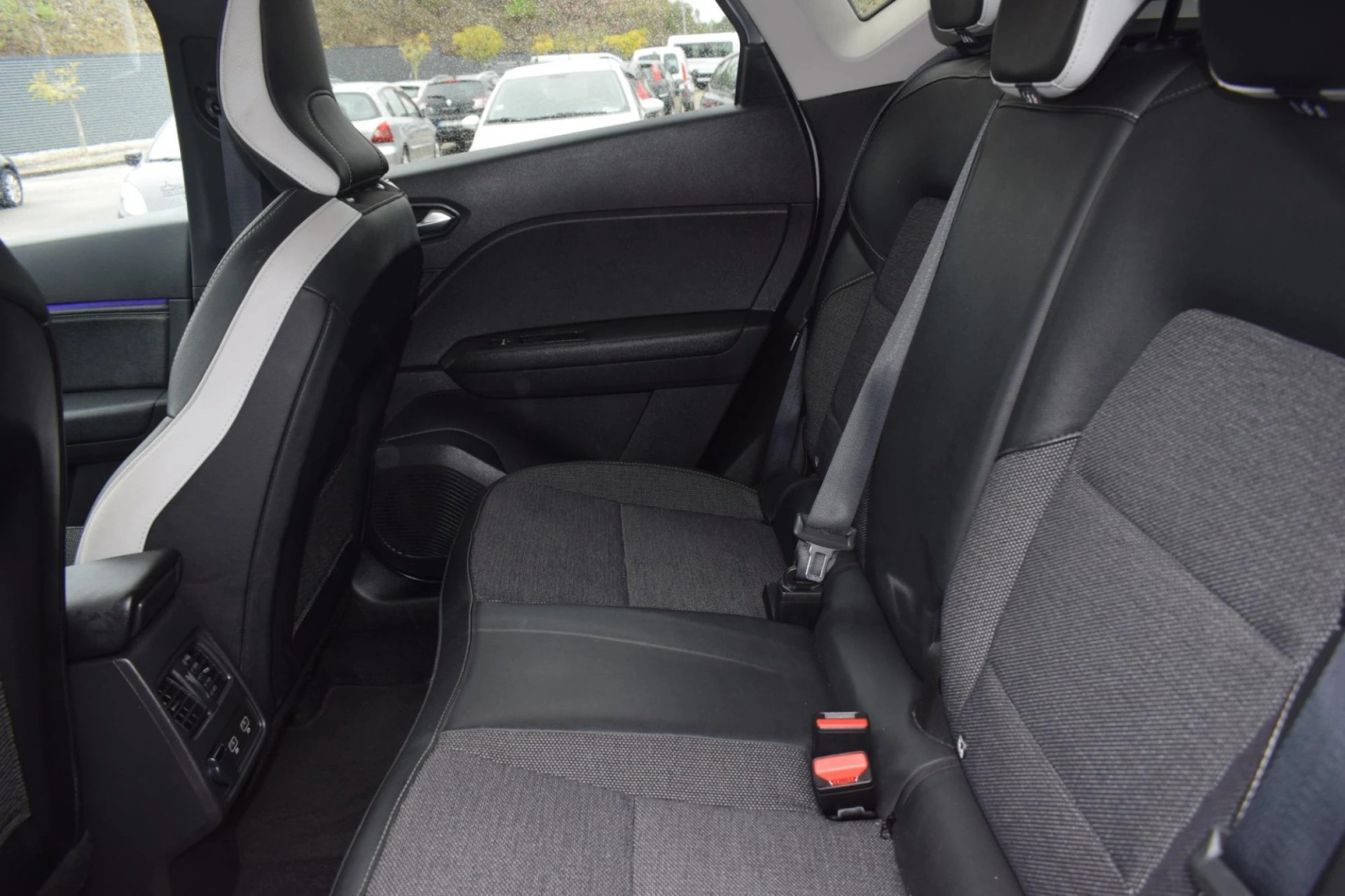 Renault Captur 1.0 TCe Exclusive 39