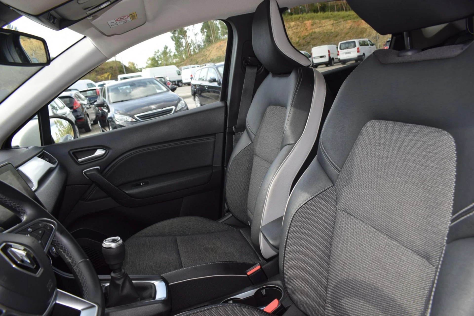 Renault Captur 1.0 TCe Exclusive 37