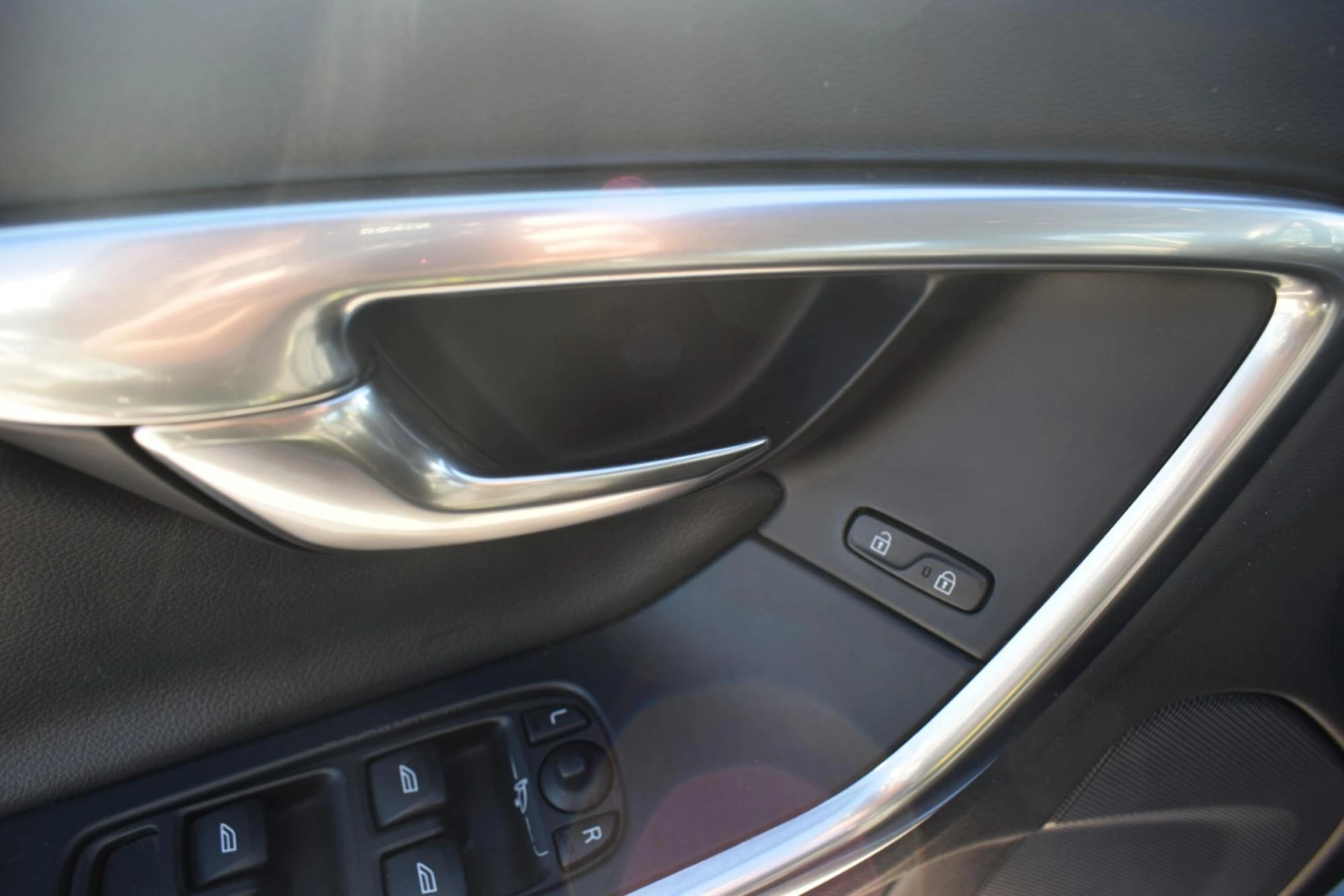 Volvo V60 2.0 D4 Momentum 23