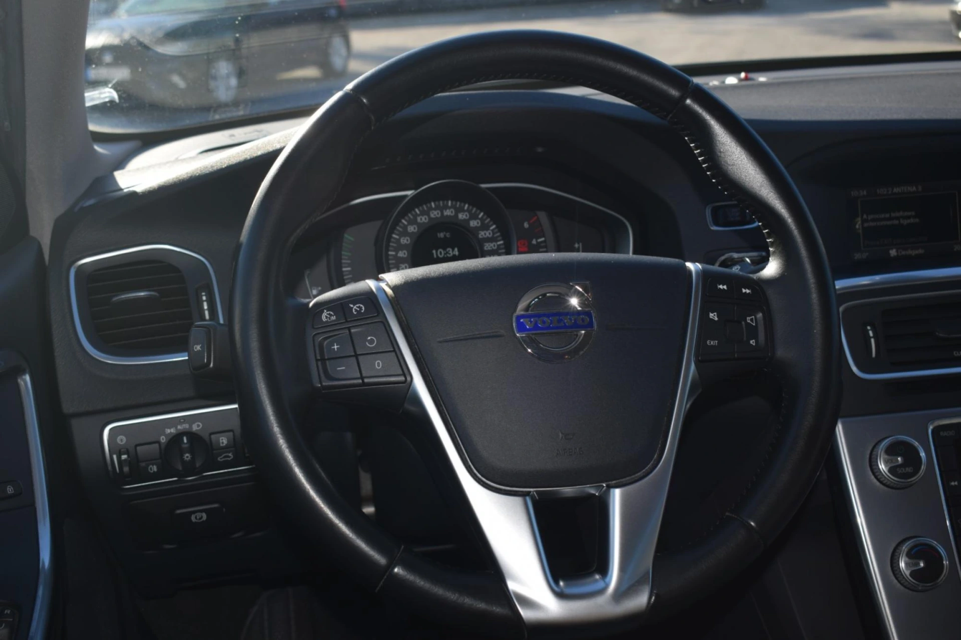 Volvo V60 2.0 D4 Momentum 26