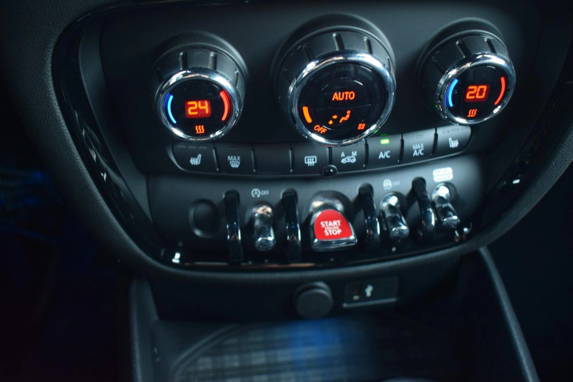 MINI Clubman Cooper D Premium Final Edition Auto 38