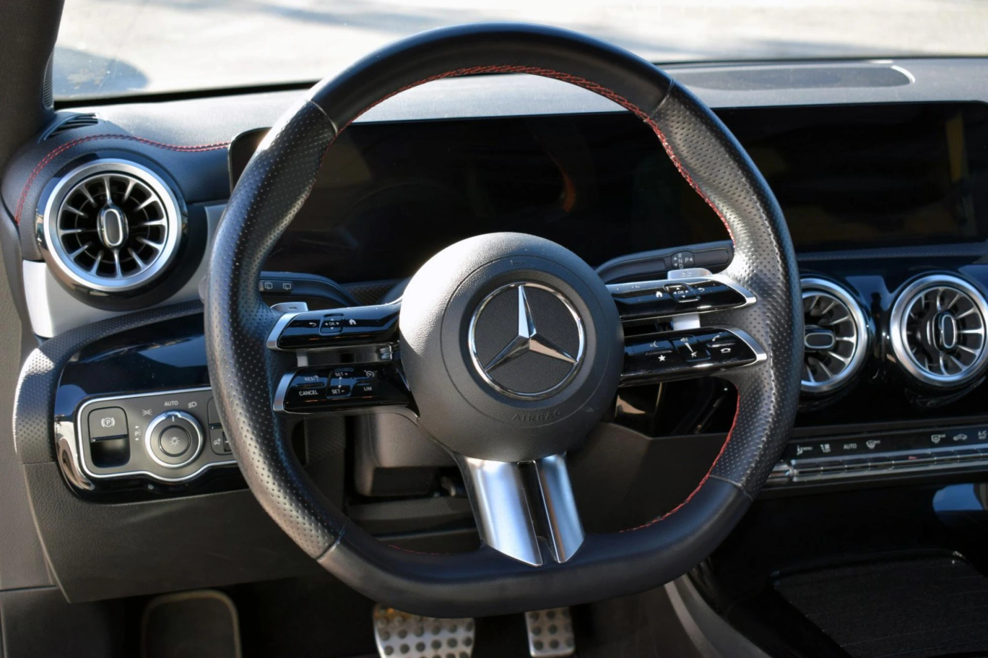 Mercedes-Benz CLA 180 d Shooting Brake AMG Line Aut. 2.0 29