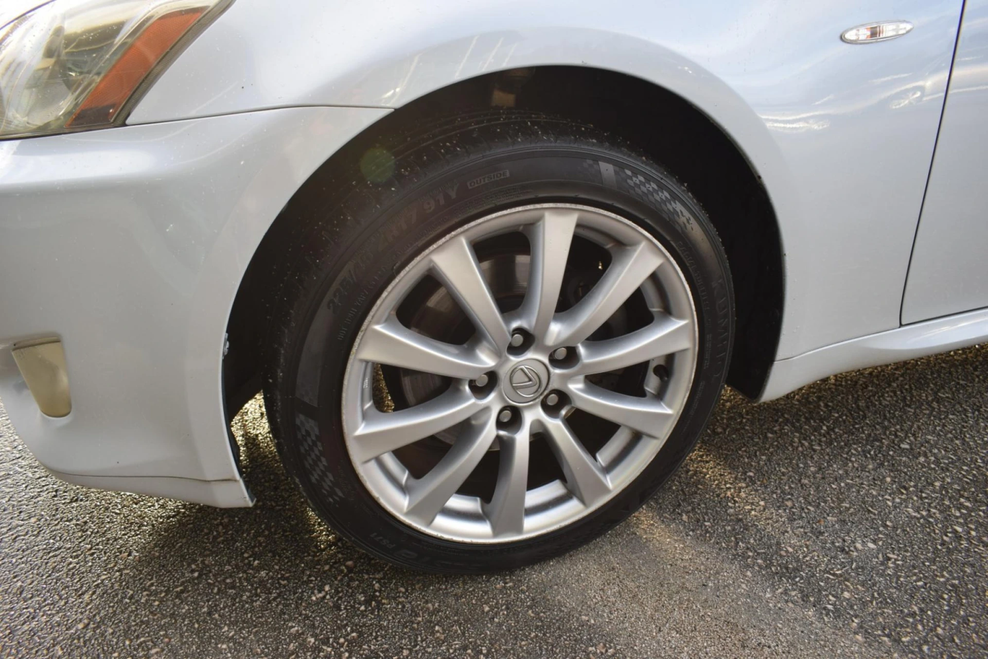 Lexus IS 220 10