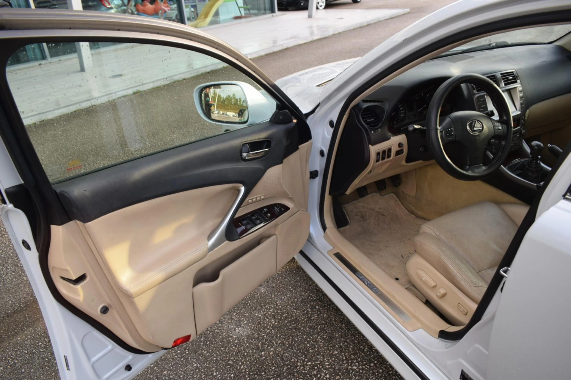 Lexus IS 220 18