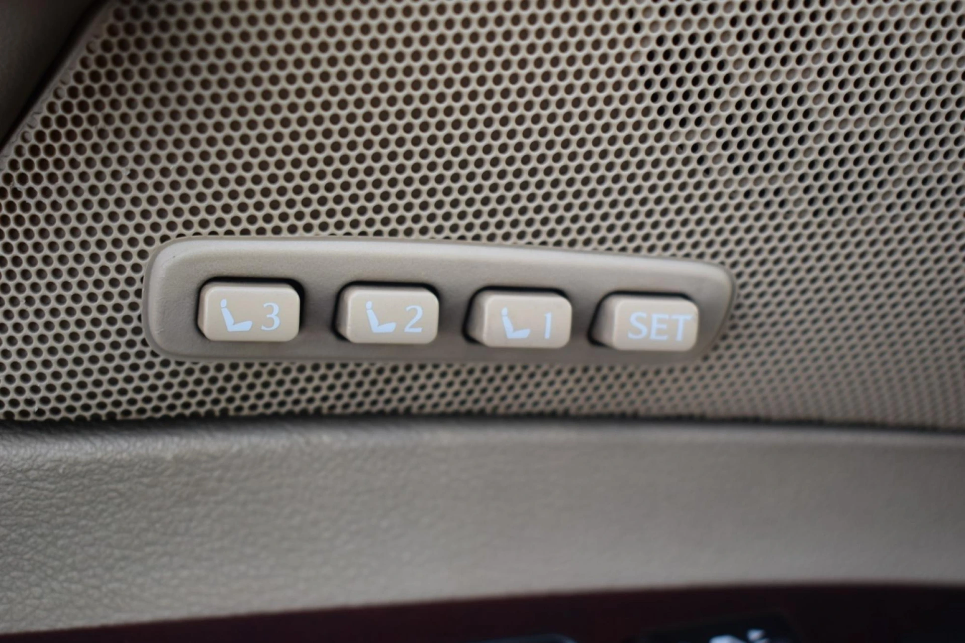 Lexus IS 220 20