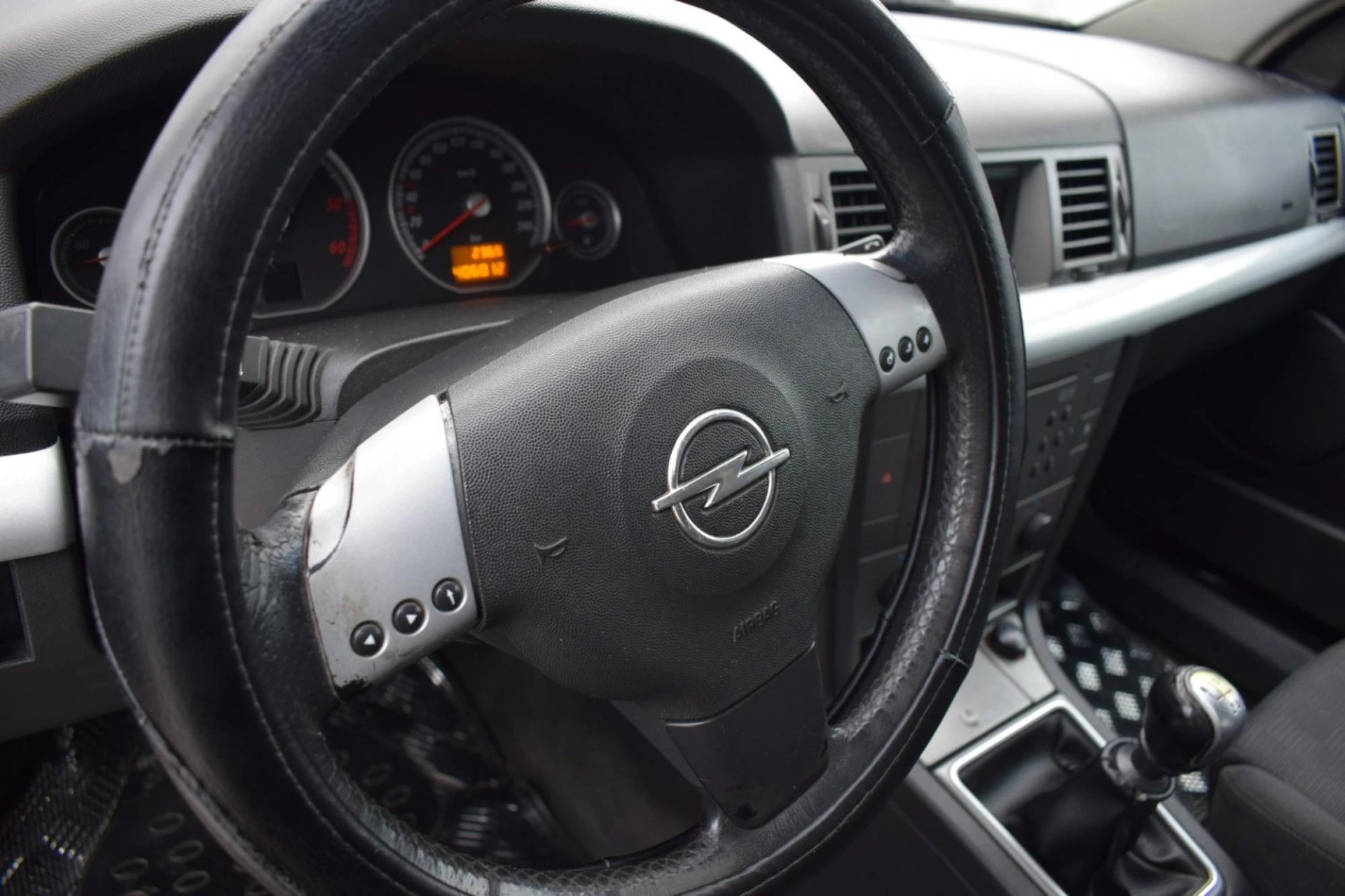 Opel Vectra 1.9 CDTI GTS 18