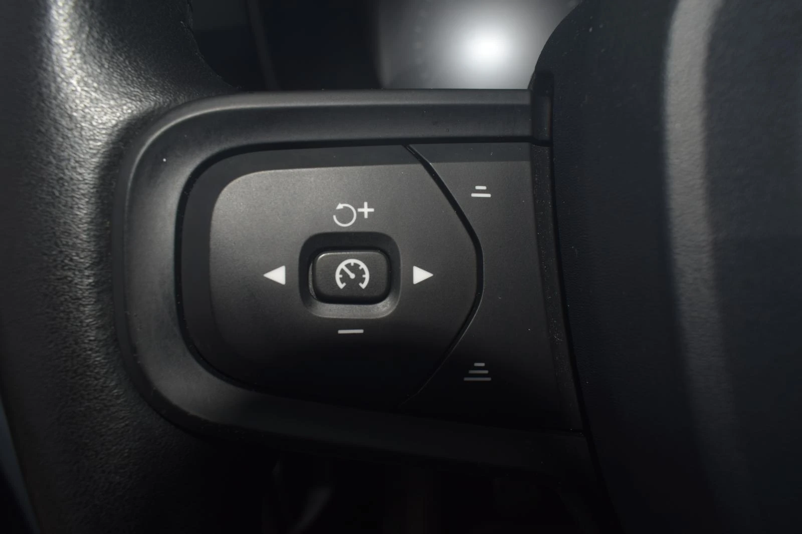 Volvo XC 40 2.0 D3 Momentum 22