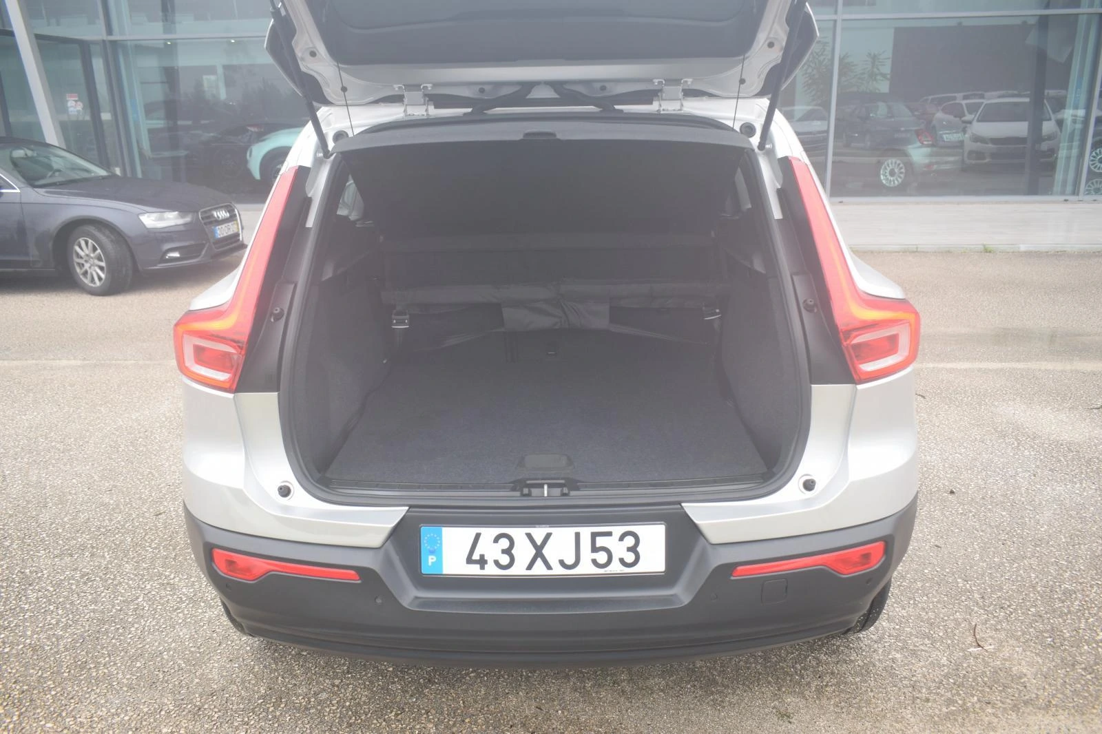 Volvo XC 40 2.0 D3 Momentum 43