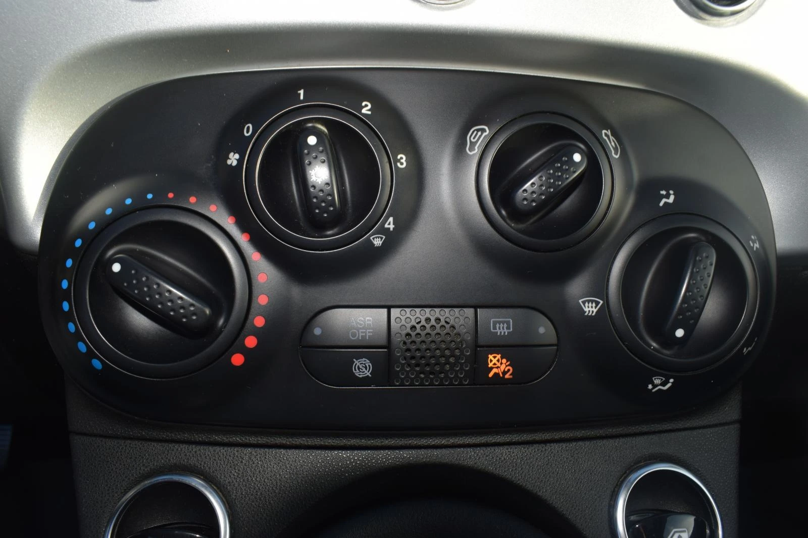 Fiat 500 1.0 Hybrid Connect 32
