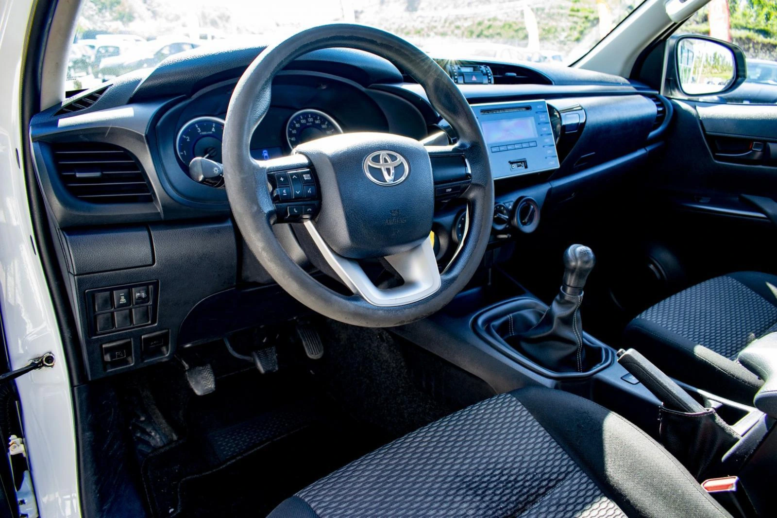Toyota Hilux 2.4 D-4D 4X2 9