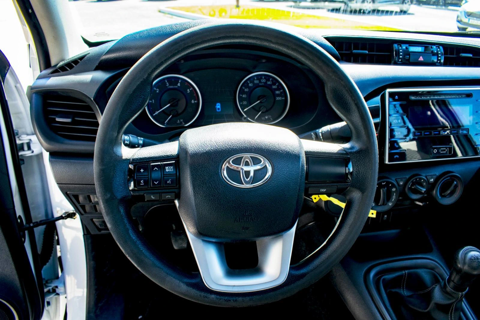 Toyota Hilux 2.4 D-4D 4X2 13