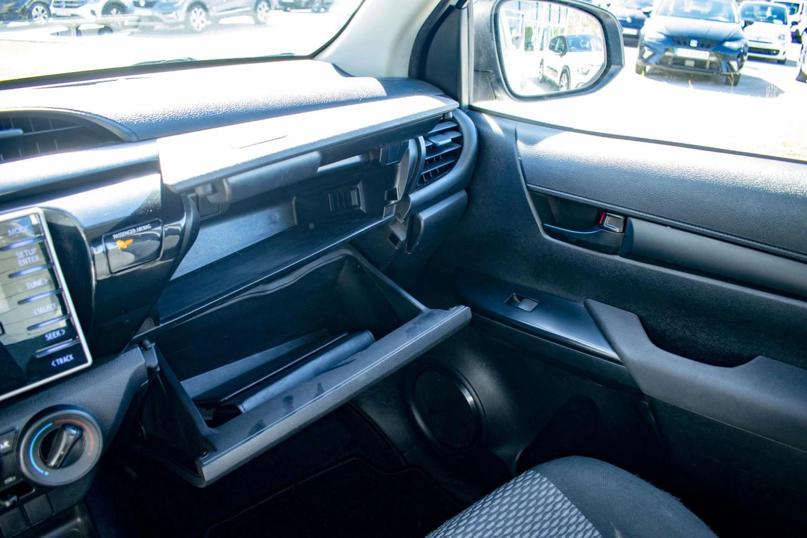 Toyota Hilux 2.4 D-4D 4X2 28