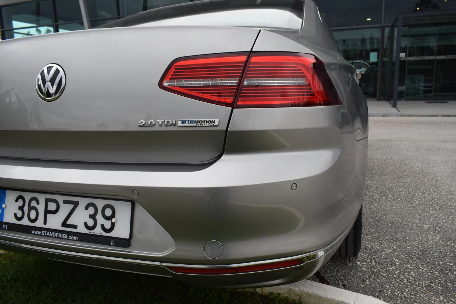 Volkswagen Passat 2.0 TDI Highline 14