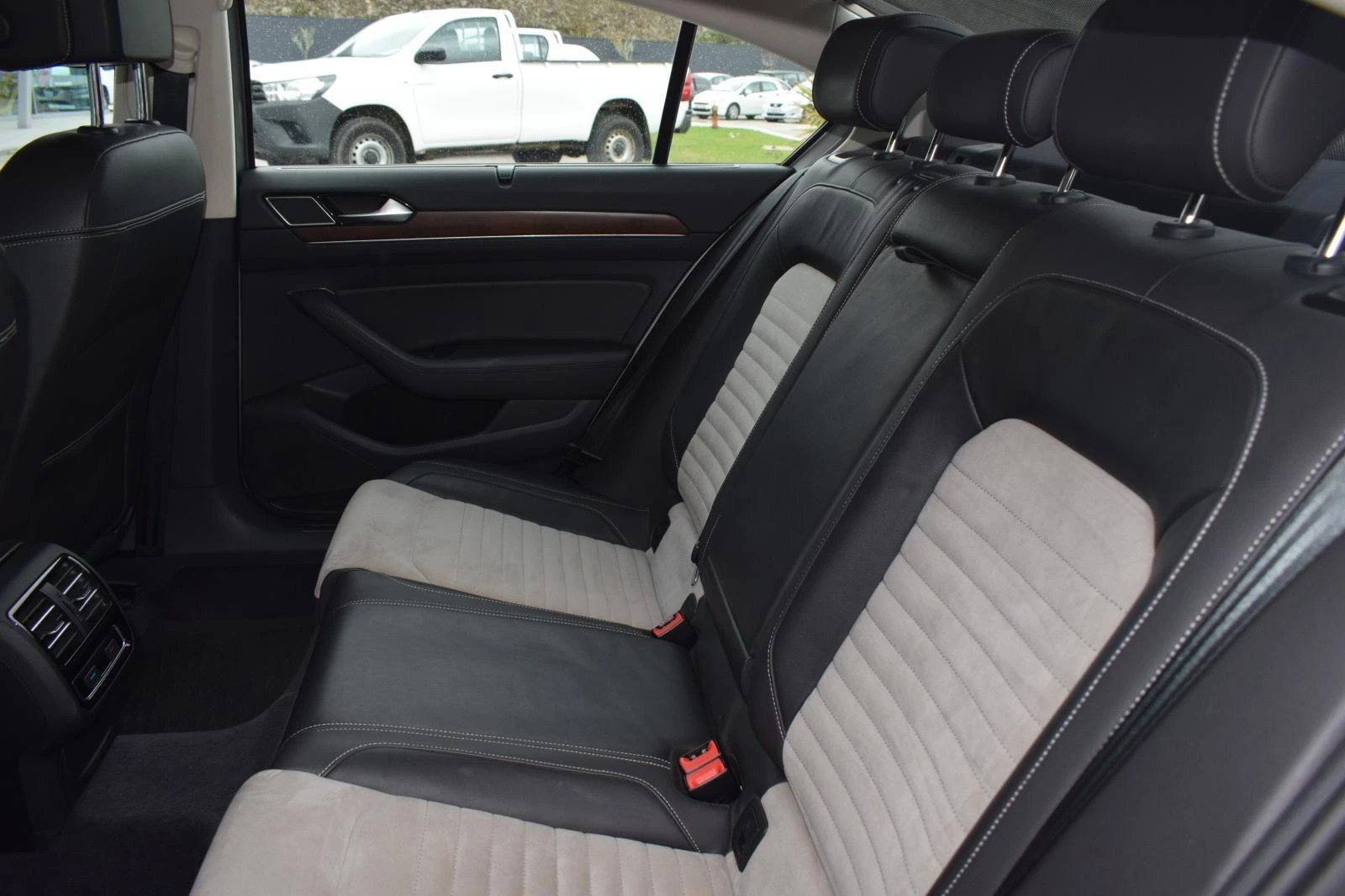 Volkswagen Passat 2.0 TDI Highline 39