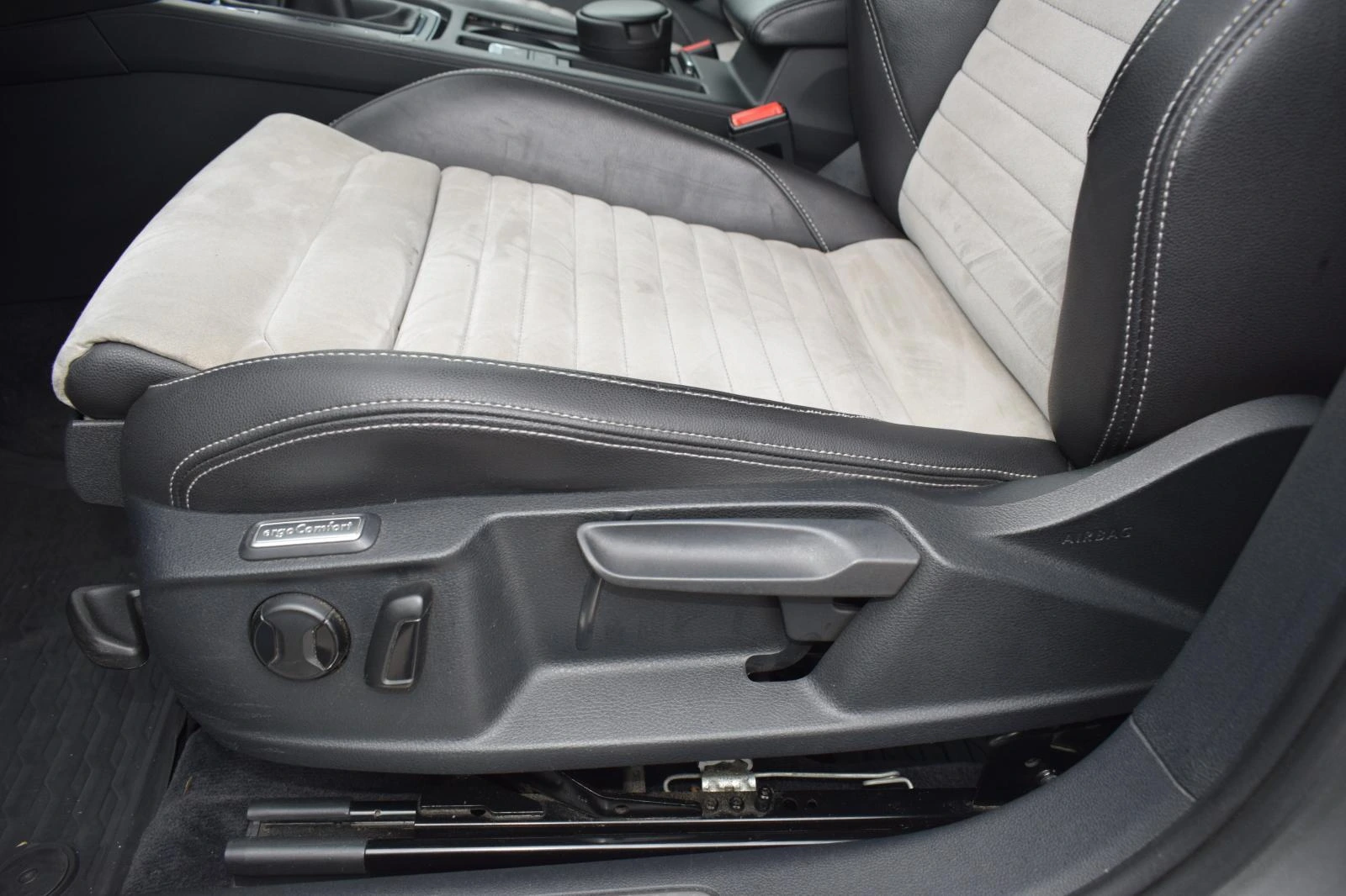Volkswagen Passat 2.0 TDI Highline 38