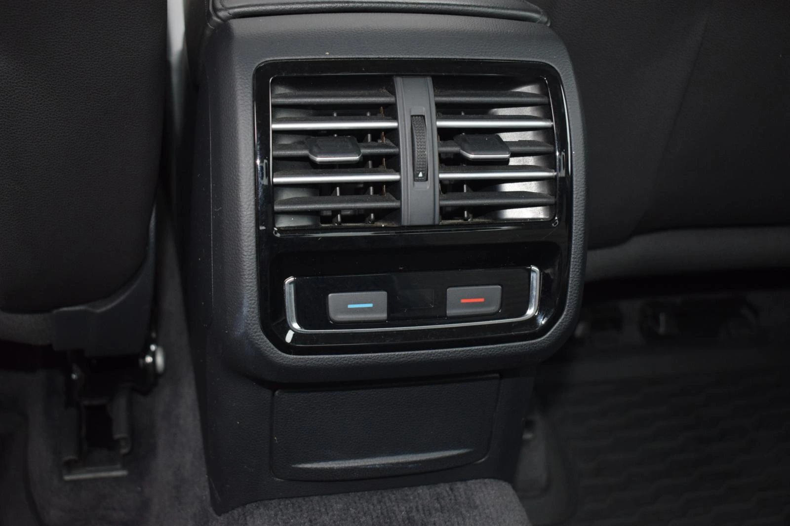 Volkswagen Passat 2.0 TDI Highline 43