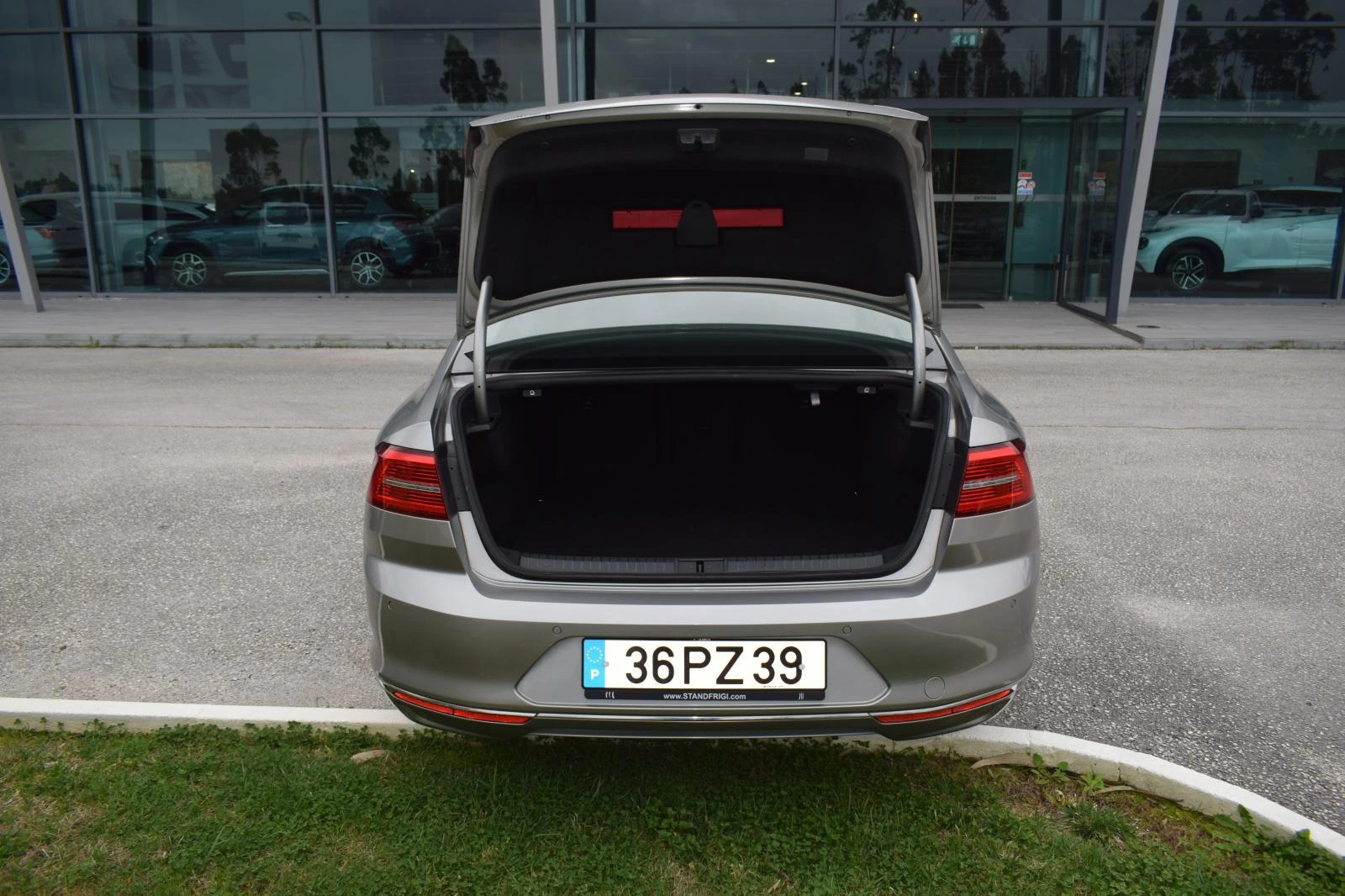 Volkswagen Passat 2.0 TDI Highline 44