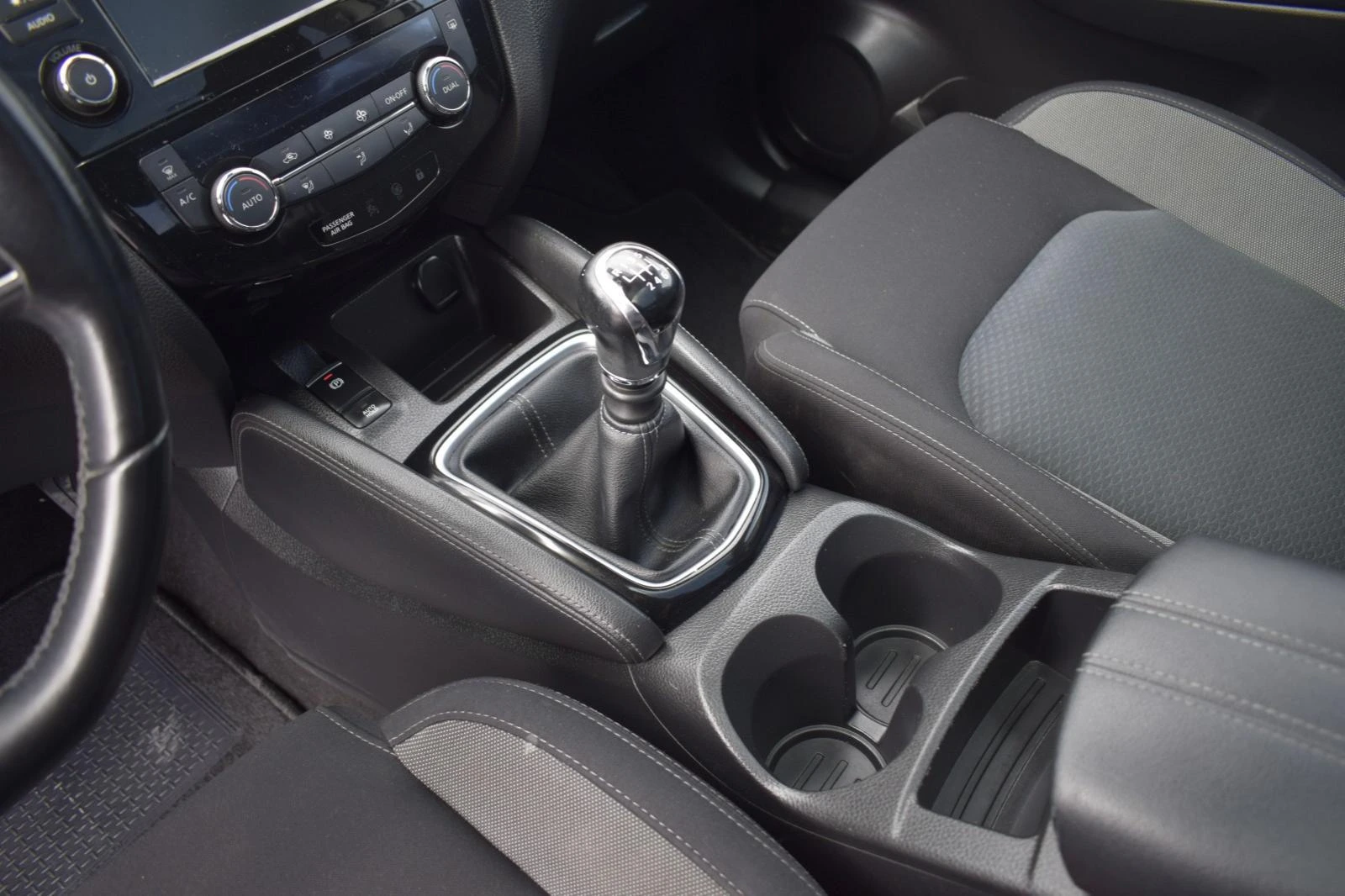 Nissan Qashqai 1.5 dCi N-Connecta 17