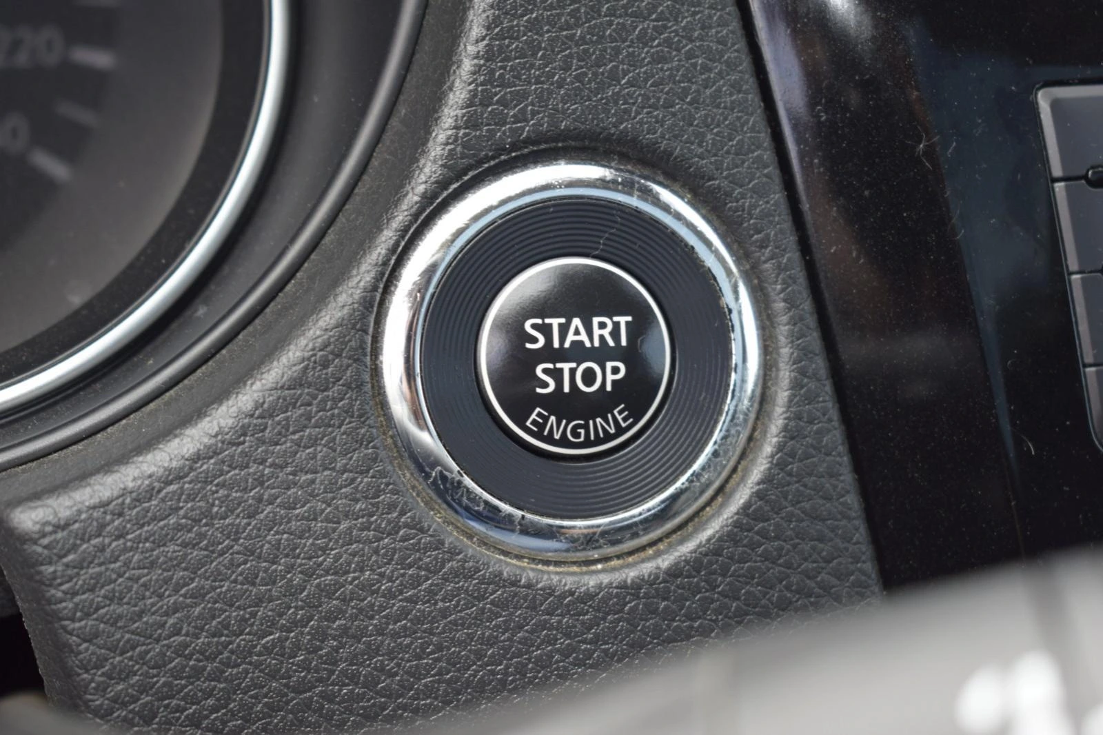Nissan Qashqai 1.5 dCi N-Connecta 24