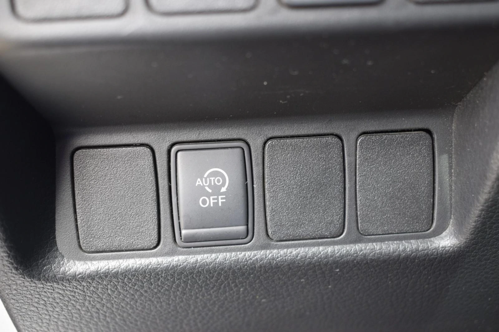 Nissan Qashqai 1.5 dCi N-Connecta Business 30