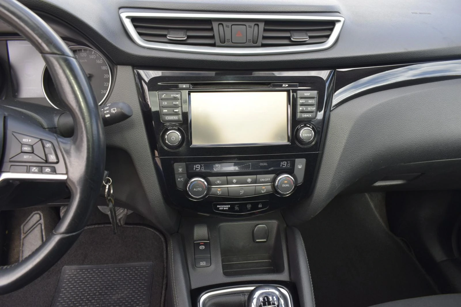 Nissan Qashqai 1.5 dCi N-Connecta Business 31