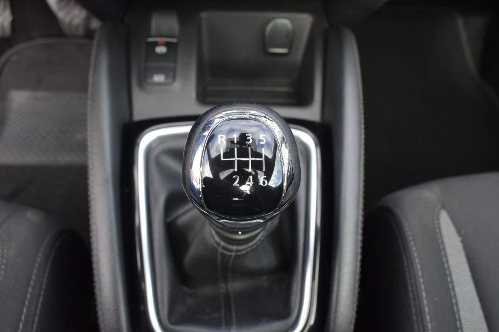 Nissan Qashqai 1.5 dCi N-Connecta Business 35