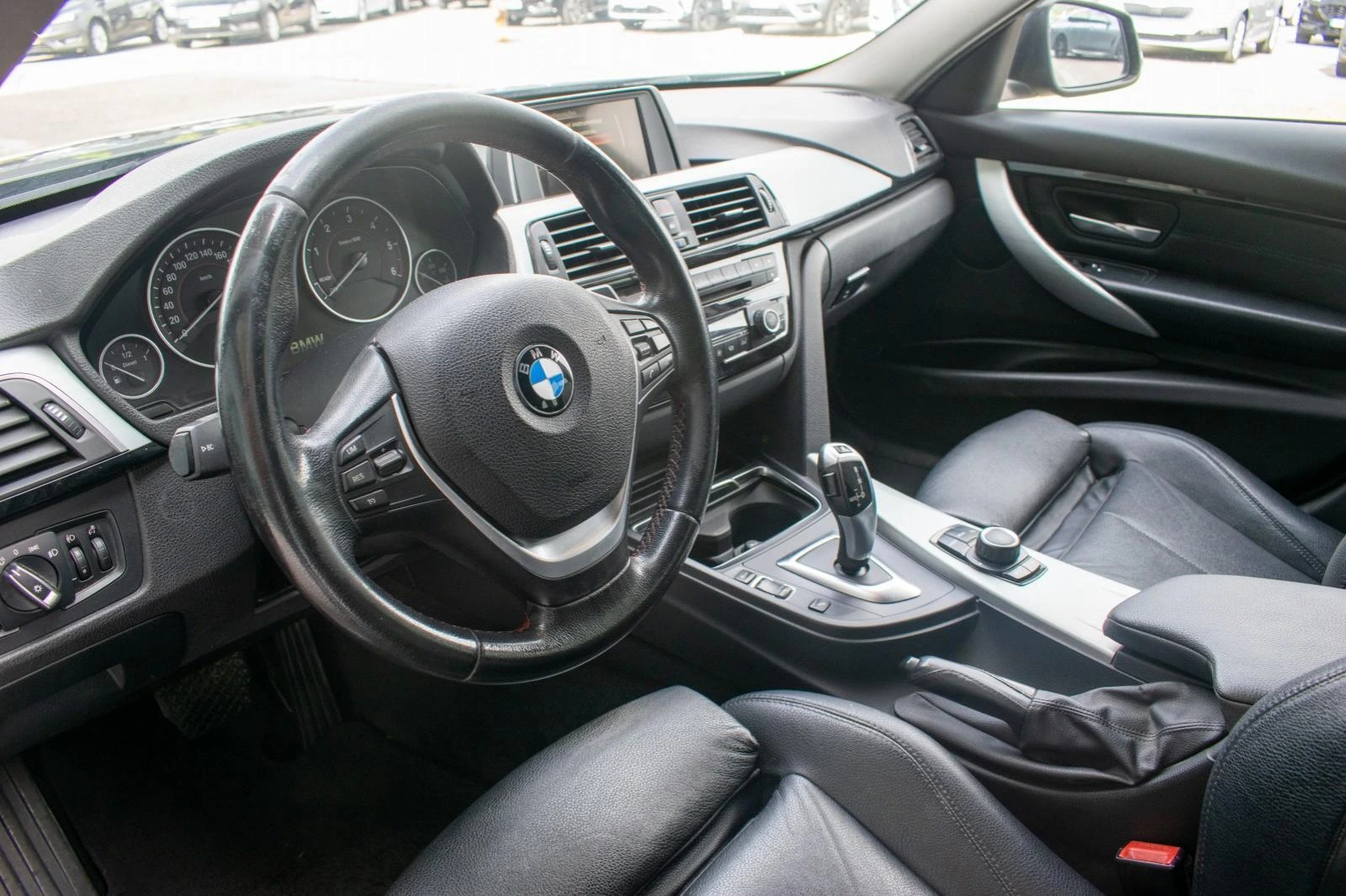 BMW 318 d Touring Sport 12