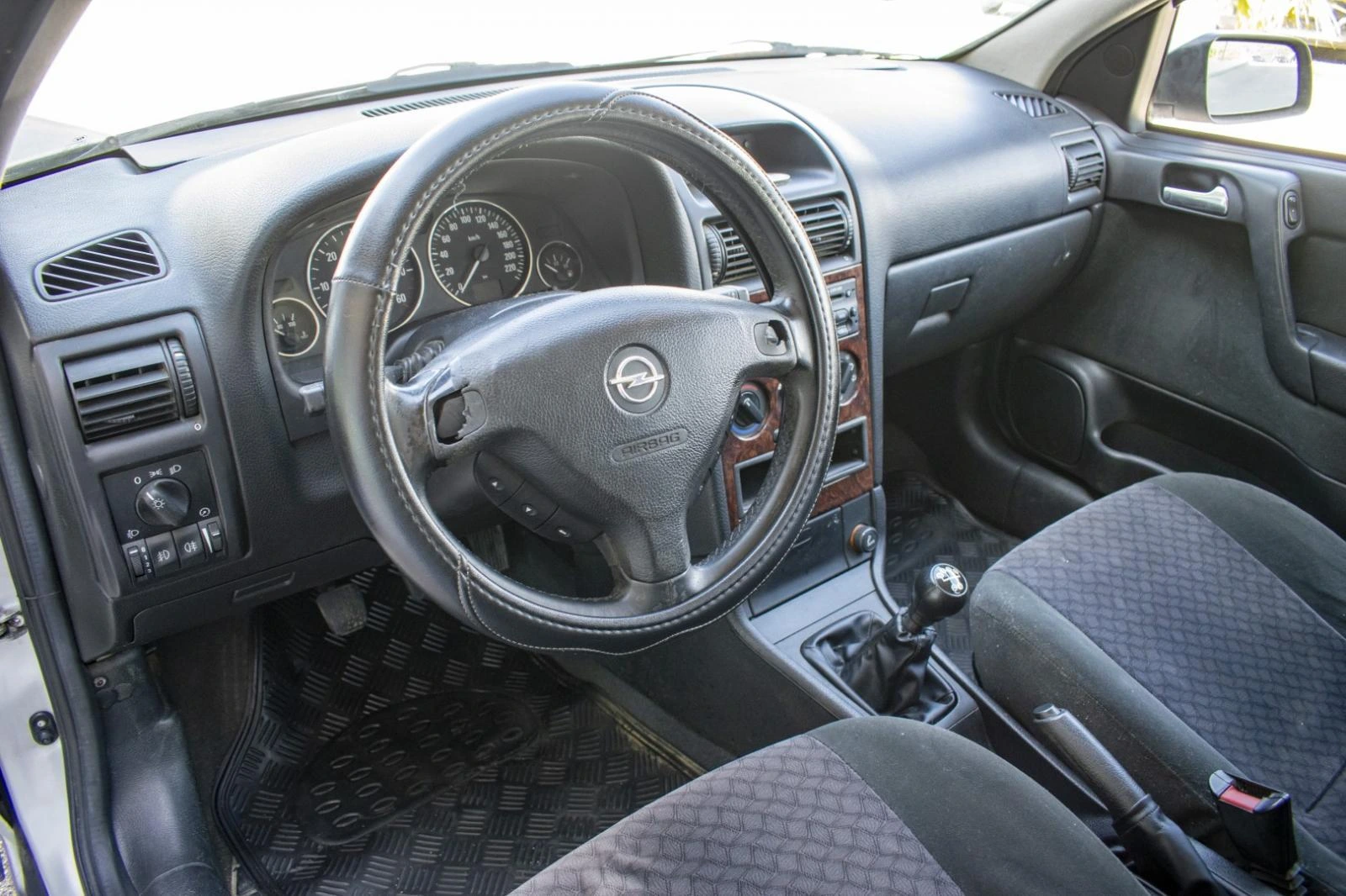 Opel Astra 1.7 DTi Elegance 11